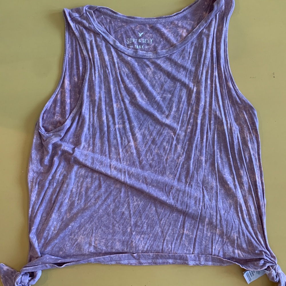 pink tank top